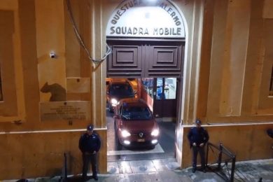 L’incendio al pub della Kalsa nel 2024, svolta nelle indagini: tre arresti, il mandante un 61enne