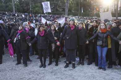 Violenza sulle donne, la Regione pubblica avviso per reddito di libertà: “Misura alternativa a sussidio Inps”