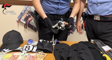 Prima la rapina al panificio e poi lo schianto, 3 arresti nel Catanese