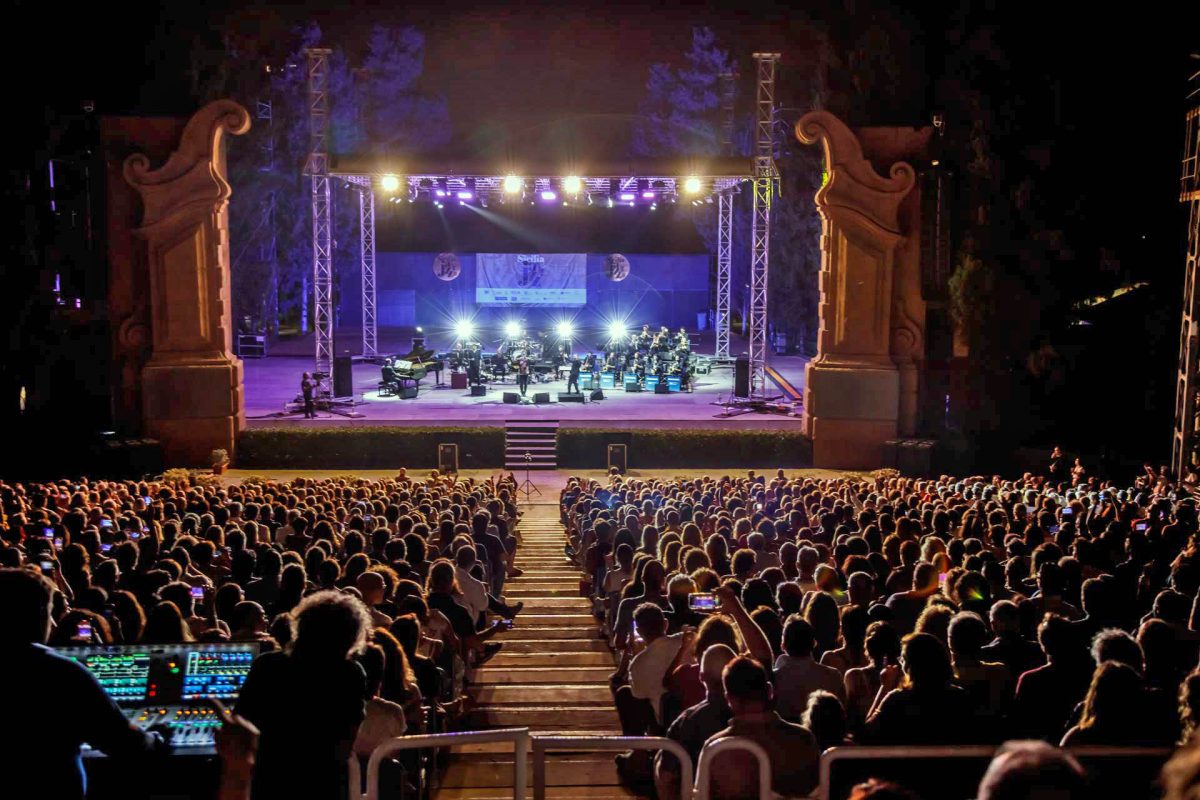 Sicilia Jazz Festival 2026: l’unico festival al mondo delle produzioni orchestrali che trasforma la Sicilia in un palcoscenico internazionale Sicilia Jazz Festival 2026: l’unico festival al mondo delle produzioni orchestrali che trasforma la Sicilia in un palcoscenico internazionale