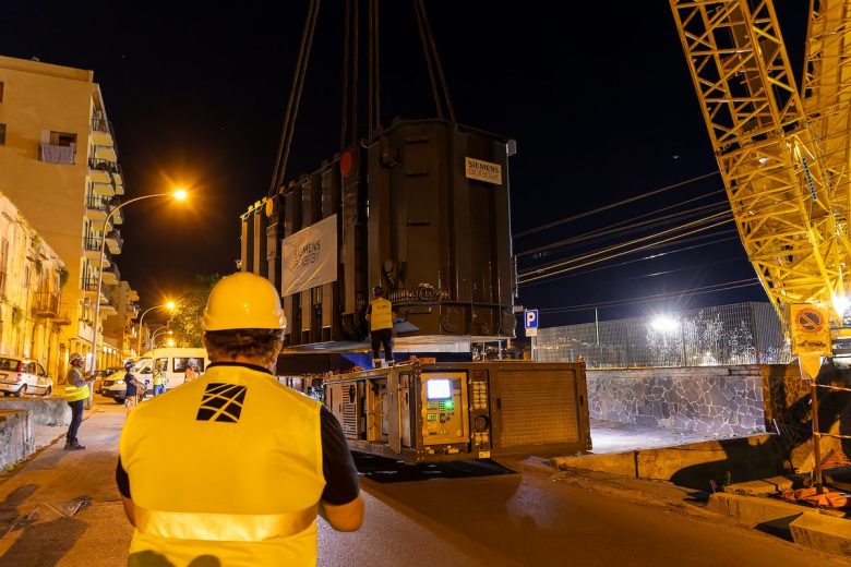 Terna, completato il trasporto eccezionale dei trasformatori alla stazione di conversione di Termini Imerese