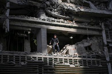 Terremoto in Venezuela, si aggrava il bilancio: 235 morti e oltre 40mila dispersi. Un italiano tra le vittime