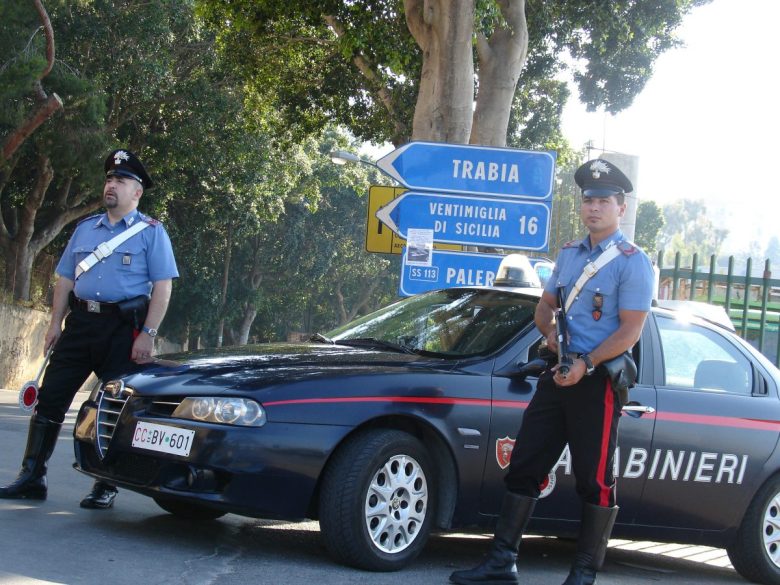 Minaccia e aggredisce l’ex compagna nonostante il divieto di avvicinamento, arrestato nel Palermitano