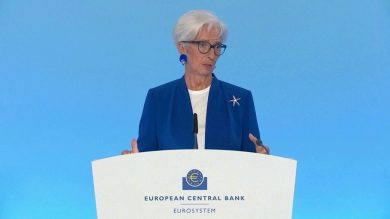 Inflazione eurozona si attenua al 2,8% a giugno, pressi -0,1% su mese