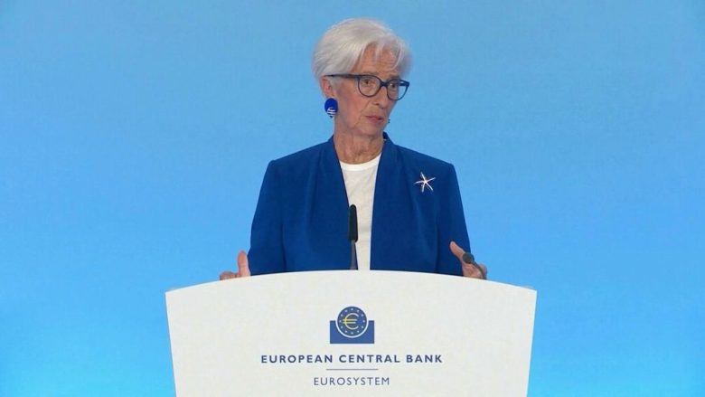Inflazione eurozona si attenua al 2,8% a giugno, pressi -0,1% su mese