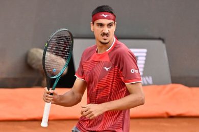 Tennis, Sonego al terzo turno a Wimbledon
