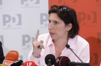 L. elettorale, Schlein: è priorità destra per preservare potere