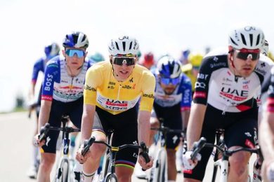 Ciclismo, Pogacar prende tappa e maglia gialla