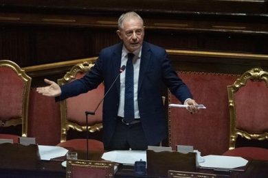 Carburanti, Urso: riforma nel Ddl Concorrenza, approvazione entro anno
