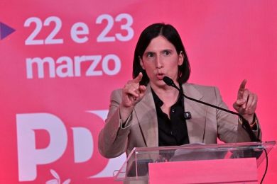 Schlein: destra pensa a l.elettorale, ci occupiamo noi degli italiani