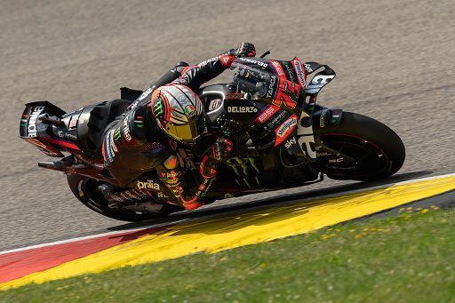 MotoGP, frattura completa e scomposta della clavicola per Bezzecch