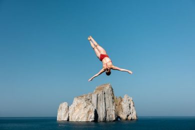 Aidan Heslop e Kaylea Arnett conquistano la Coppa del mondo High Diving 2026