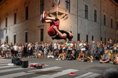 Ferrara Buskers Festival, per edizione 2026 “Aspettati l’inaspettato”
