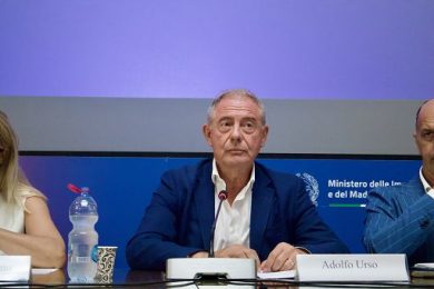 Auto, Urso all’Ue: “Crisi investe l’intera filiera, subito le riforme”