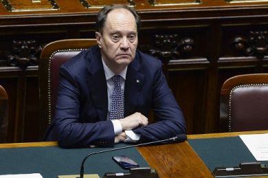 L. elettorale, Ciriani: governo va avanti, ieri un episodio