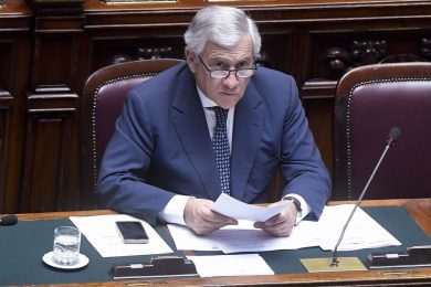 Elezioni,Tajani: si vota piu’o meno a scadenza,detassare tredicesime basse