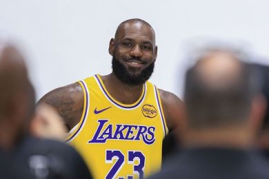 Basket Nba, LeBron: “Il ritiro? Sono ancora competitivo”