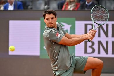 Tennis, Atp 250 Bastad: Darderi ko in finale, Rublev vince in 2 set