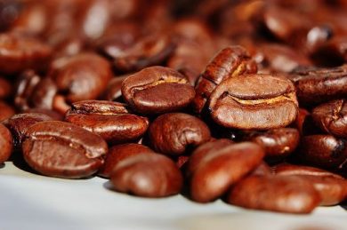A casa come al bar: 7 italiani su 10 preparano con cura il caffè