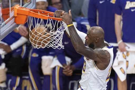 Nba, LeBron James a Philadelphia 76ers, biennale da 8 milioni
