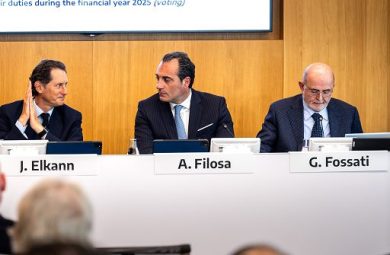 Stellantis, nel II trim ricavi +13% a 43,5 mld, utile sale a 293 mln