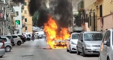 Paura ad Agrigento, auto in fiamme in via Manzoni: vigili del fuoco in azione