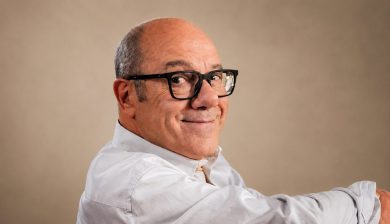 Carlo Verdone e il racconto di un’Italia che non c’è più: “La realtà è riuscita a superare il mio Gallo Cedrone”