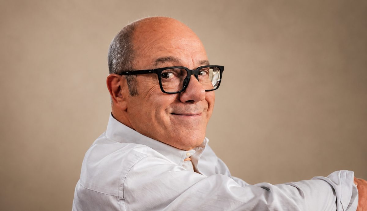 Carlo Verdone e il racconto di un’Italia che non c’è più: “La realtà è riuscita a superare il mio Gallo Cedrone” Carlo Verdone e il racconto di un’Italia che non c’è più: “La realtà è riuscita a superare il mio Gallo Cedrone”