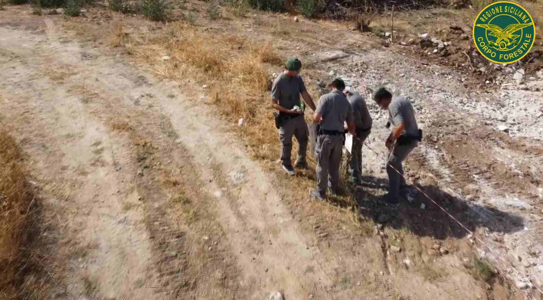 VIDEO | Scoperta discarica abusiva nel Siracusano, una denuncia