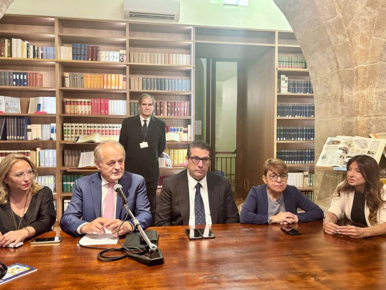 Relazione Commissione antimafia, Cracolici: “Regione distante dai cittadini, vissuta come un bancomat”