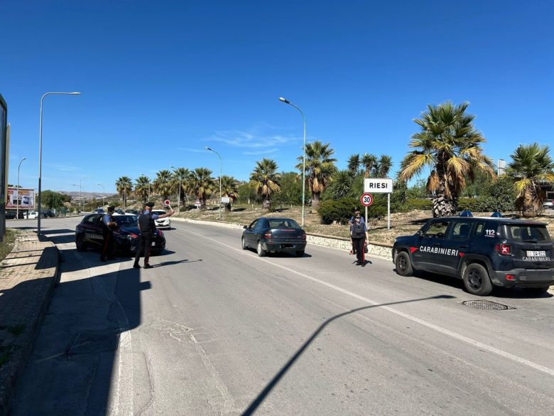 Ripetute minacce e offese contro la madre, poi le aggressioni: scatta l’arresto per un 40enne a Riesi