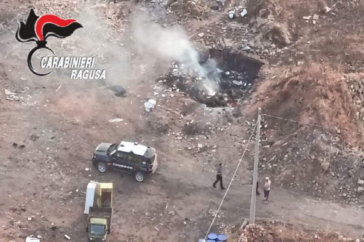 Fumarole nel Ragusano, denunciato 46enne e terreno agricolo sequestrato Fumarole nel Ragusano, denunciato 46enne e terreno agricolo sequestrato