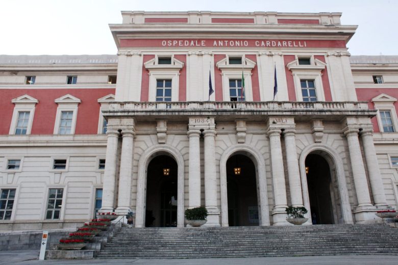 Ragazza di 24 anni muore dopo intervento, sequestrata salma e cartelle cliniche: accertamenti in ospedale