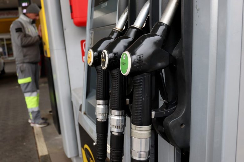 Diesel sopra i 2 euro, Sicilia tra le più care: pieno sempre più pesante
