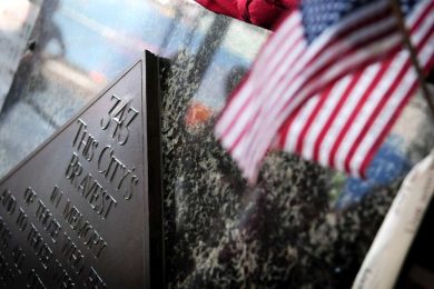 Familiari vittime 11 settembre contro il sindaco di New York: “Mamdani ospite indesiderato a Ground Zero”