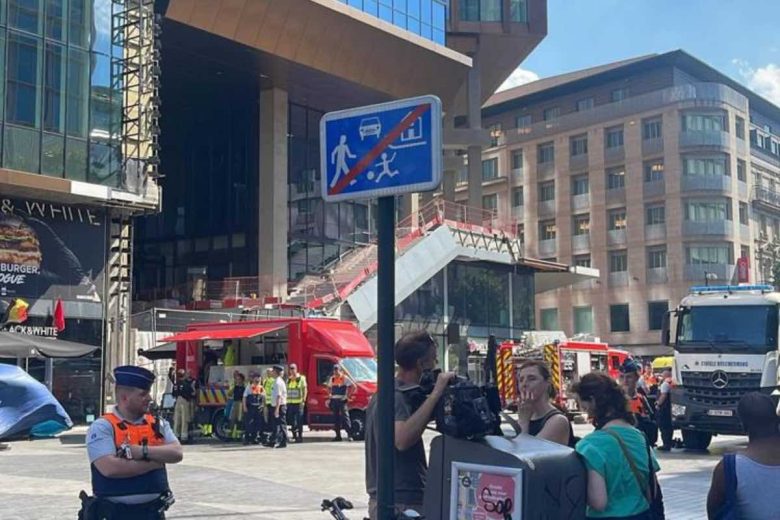 Maxi incendio in un edificio nel centro di Bruxelles: almeno 4 morti, 6 i feriti
