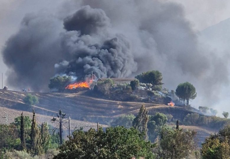 Incendi in Sicilia, Legambiente chiede l’intervento dell’Esercito: “Siamo in piena emergenza”