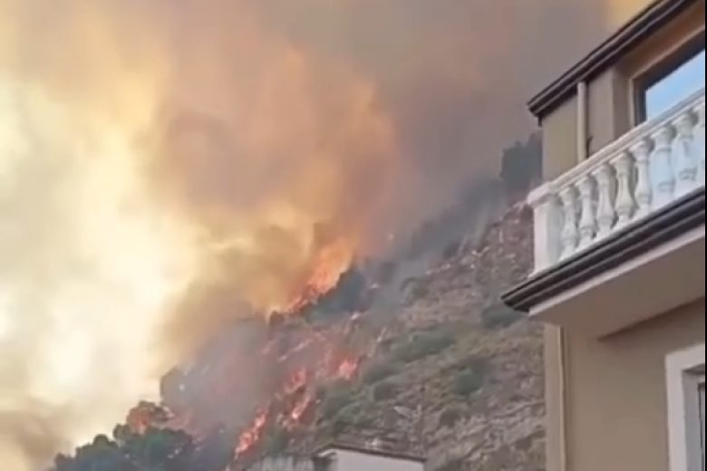 Incendio a Castronovo di Sicilia, chiusa la strada statale 189