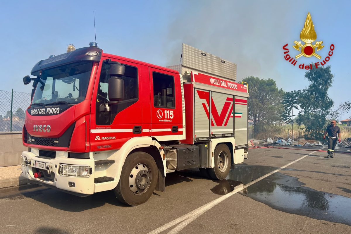 Da Ragalna a Mascalucia, 27 incendi nel Catanese: il report Da Ragalna a Mascalucia, 27 incendi nel Catanese: il report