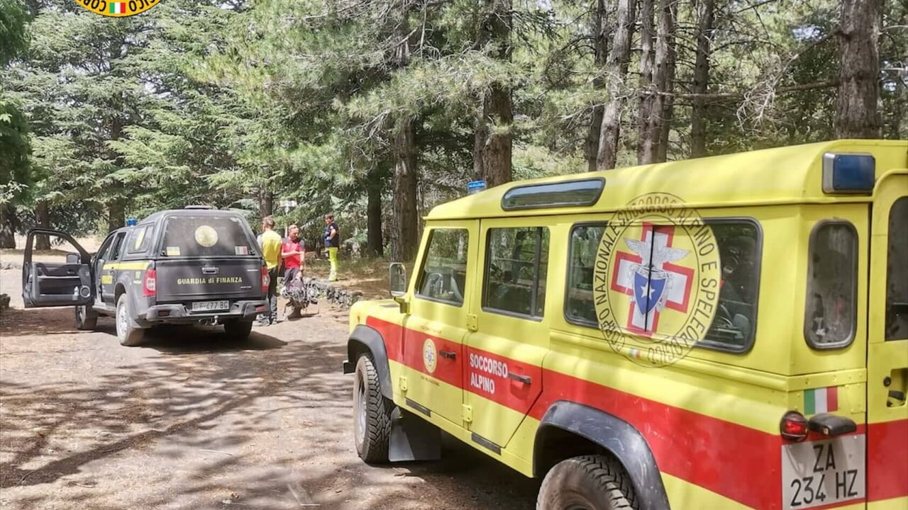 Paura sull’Etna: biker cade sul versante Ovest, interviene il soccorso alpino Paura sull’Etna: biker cade sul versante Ovest, interviene il soccorso alpino