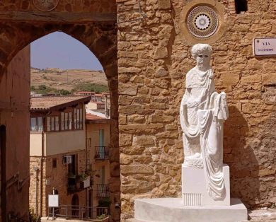 Il centro storico dialoga con il sito archeologico. A Tusa al via il progetto artistico Antiquarium