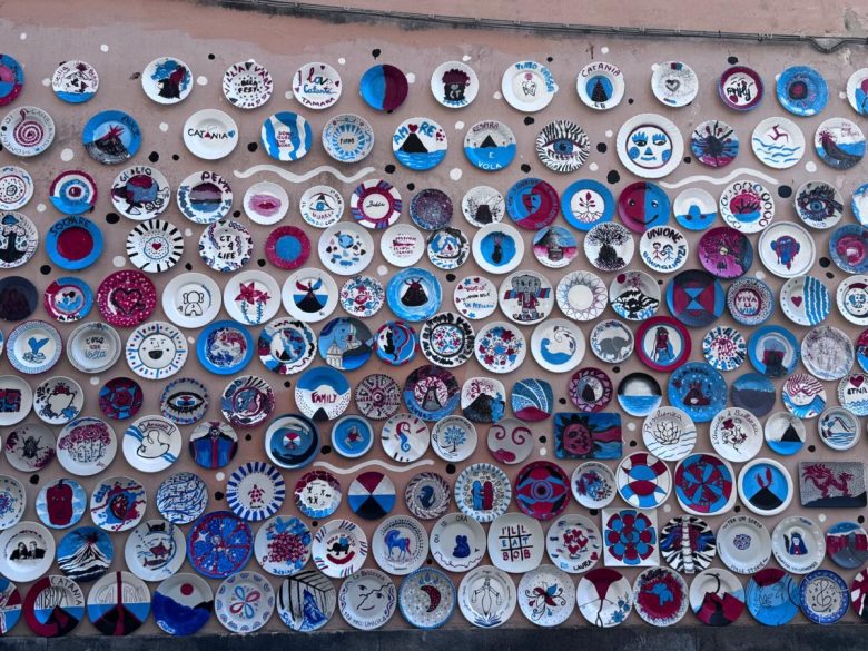 FOTO | “Il muro del pianto”: inaugurato il nuovo murales a San Cristoforo dedicato ai ‘quattro picciriddi’ uccisi dalla mafia