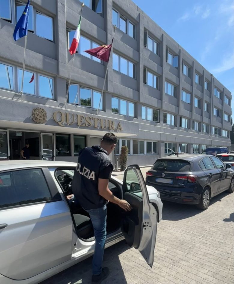Droga, kalashnikov e baby gang: la retata nei quartieri di Catania, 15 arresti