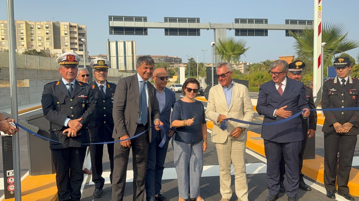Ospedale San Marco Librino, nuovi varchi d’accesso e fermata AMTS: migliorati gestione traffico e ridotti tempi d’attesa, l’inaugurazione Ospedale San Marco Librino, nuovi varchi d’accesso e fermata AMTS: migliorati gestione traffico e ridotti tempi d’attesa, l’inaugurazione