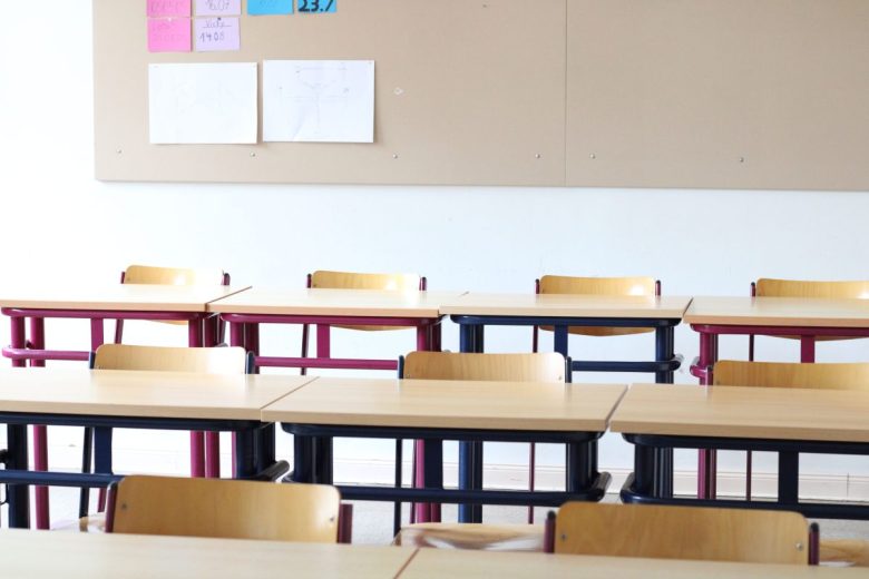 Scuola, ad agosto in arrivo aumenti e arretrati per docenti e Ata: le cifre