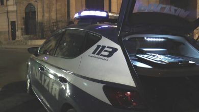Parcheggiatore abusivo pretende soldi, donna e marito minacciati: arrestato in centro a Palermo