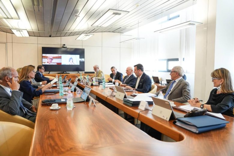 Ponte sullo Stretto di Messina, Salvini presente al CdA della società: “L’opera darà vita ad un sistema di trasporti sostenibile”