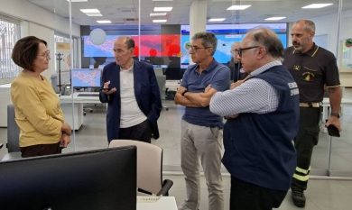 Incendi in Sicilia, Schifani visita la sala operativa unificata: “Non abbasseremo la guardia finché pericolo non sarà rientrato”