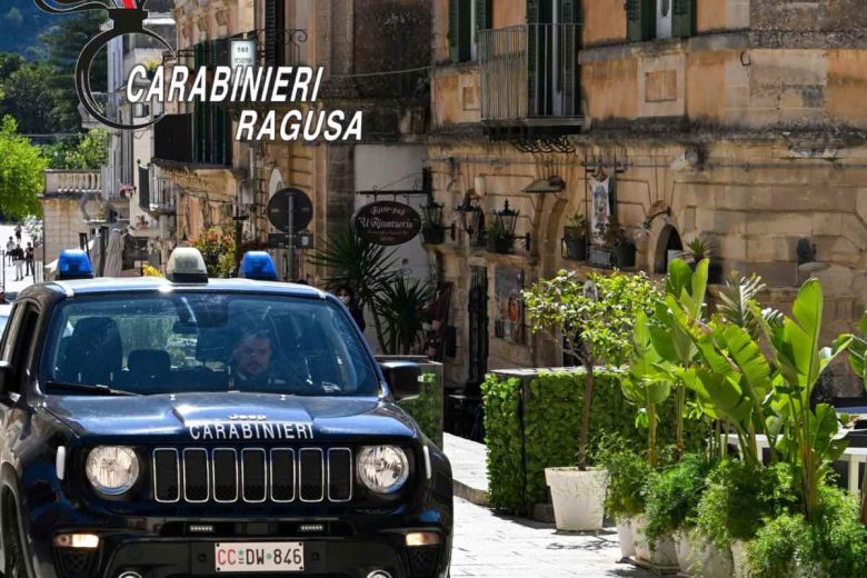 Ragusa, trascura il cane malato e si libera della carcassa: denunciata 54enne per uccisione di animale