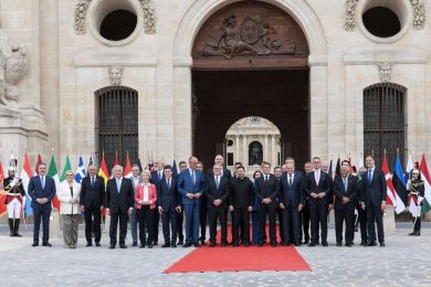 Ucraina, l’Europa affianca Kiev nella guerra ma si scorda di parlare della pace “dignitosa”